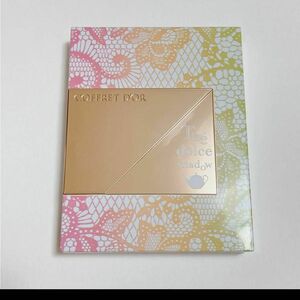 ［COFFRET D'OR］テ・ドルチェシャドウ EX03