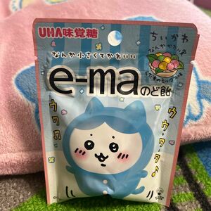 ちいかわ★UHA味覚糖のど飴ハチワレ