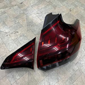 日産　キックス　P15 右テールランプ テールランプ LED 右 LED 内外セット　中古　ICHIKOH D252 D253