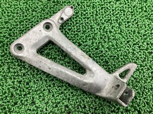 バンディット250 タンデムステップホルダー 左 33D スズキ 純正 中古 GK77A BANDIT バンディット400にも ペイント素材に 曲がり無し