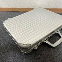 【H0407】リモワ RIMOWA アタッシュケース シルバー アルミ ダイヤルロック式 ダイヤル式 ジュラルミンケース 旅行 トラベル ビジネス _画像2