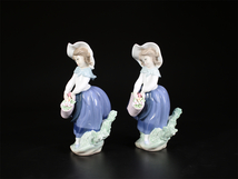 CE811 LLADRO 【リヤドロ】 磁器人形 美少女 置物 一対 ２点 高18㎝／美品！ｚ_画像3