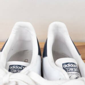 z1716 アディダス スタンスミス US9 1/2 27.5cm/白 ホワイト 紺 ネイビー adidas STANSMITH メンズ スニーカー 中古の画像5