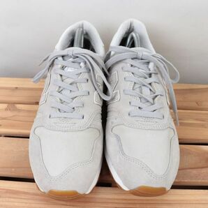 z1799【373】ニューバランス US9.5 27.5cm/灰 グレー 白 ホワイト newbalance メンズ スニーカー 中古の画像2