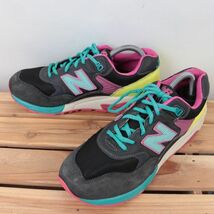 z1928【580】ニューバランス US8.5 26.5cm/黒 ブラック 水色 ピンク 黄色 イエロー アイボリー newbalance メンズ スニーカー 中古_画像1