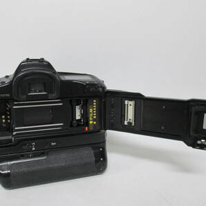 【h Y0944】 CANON キヤノン EOS-1N フィルムカメラ EF35-135mm 1:4-5.6 EW-62 簡単動作OK 詳細動作未 レンズ フィルムカメラ ジャンクの画像7