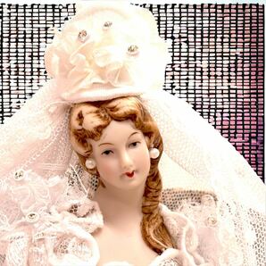 【アンティーク】Bisucutt Roman ビスクドール スキヨ人形研究所  ケース付 西洋人形  純白ドレス 置物 昭和レトロ の画像2