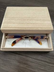  tortoise shell glasses 