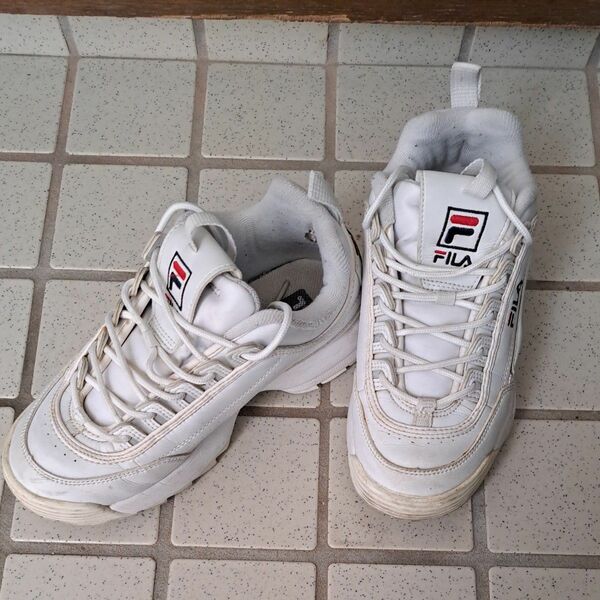 FILA　スニーカー　24センチ