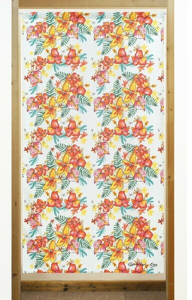 ハワイのれん GoldfishKiss 「Tropical print」ハワイ トロピカル フラワー ハワイアン 花柄 タペストリー　85X150cm　定価3278円。