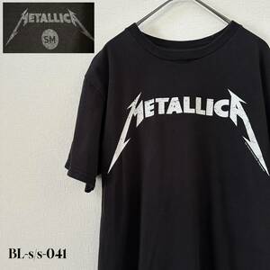 METALLICA メタリカ　ロゴプリントTシャツ　SMサイズ　ロックバンド　シンプル　ブラック　ダメージ有り