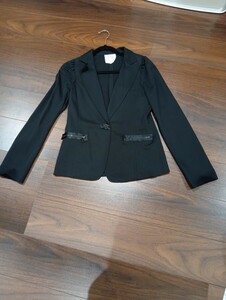 美品 テーラードジャケット ブラック 黒 ランバンオンブルーの可愛いジャケット38