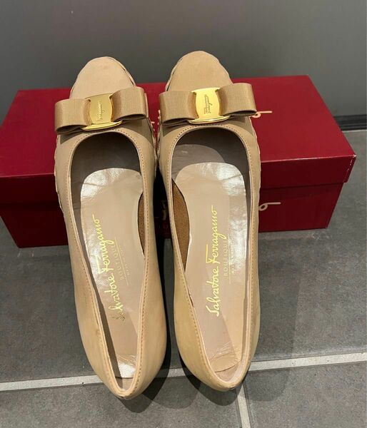 ★ 新品同様 美品 Ferragamo ヴァラ エスパドリーユ ベージュ 