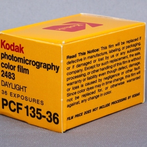 超珍品 ポジ・ネガ兼用フィルム Kodak photomicrography film 2483 PCF 135 未開封 超微粒子 高コントラスト クロスプロセス 期限切れの画像2