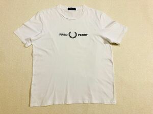 Lサイズ　FRED PERRY　フレッドペリー　 半袖Tシャツ 白 カットソー