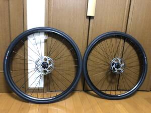 BONTRAGER TLR DISCホイール＋タイヤ700x32C＋新品BONTRAGER R1タイヤ