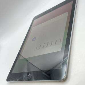 KT020364【爆速発送・土日発送可】iPad 6th (第6世代) Wi-Fi+Celluler 1円スタート スペースグレイ 利用制限◯ アイパッド SIMフリー の画像2