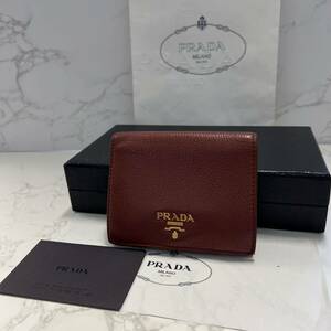 プラダ　PRADA 財布　二つ折り　折り財布　コンパクト　ウォレット　レディース