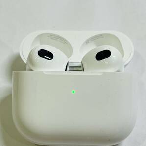 Y-41640Y 【中古】 Apple AirPods 第3世代 《A2564・A2565・A2566》 アップル エアーポッズ ワイヤレスイヤホン 箱無 通電のみ確認の画像5