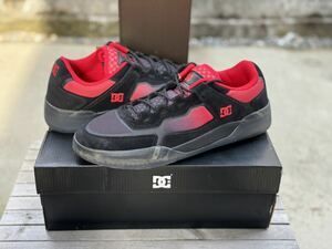 未使用箱付き DC SHOE METRIC S ADYS100634 黒 赤 BRED スケシュー US10 28cm