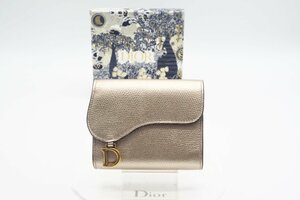 ☆安心の３大保証☆ Aランク ≪Christian Dior クリスチャン ディオール/三つ折り財布≫ S5621CWBM カーフスキン サドル ロータス ゴールド