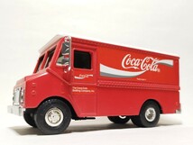 コカコーラCoca-ColaダイキャストGMCグラマンP30 GRUMMANステップバンSTEPVANトラック アメリカ カリフォルニア 西海岸 メタル貯金箱バンク_画像1