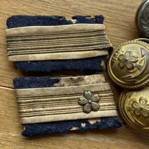 大日本帝国海軍 士官用金ボタンと襟章 当時物 旧海軍 少尉の画像2
