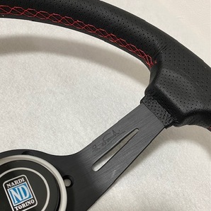 新品 社外 ナルディ NARDIステアリング ハンドル ディープコーン ホーンボタン付き パンチングレザー 黒 350mmの画像2