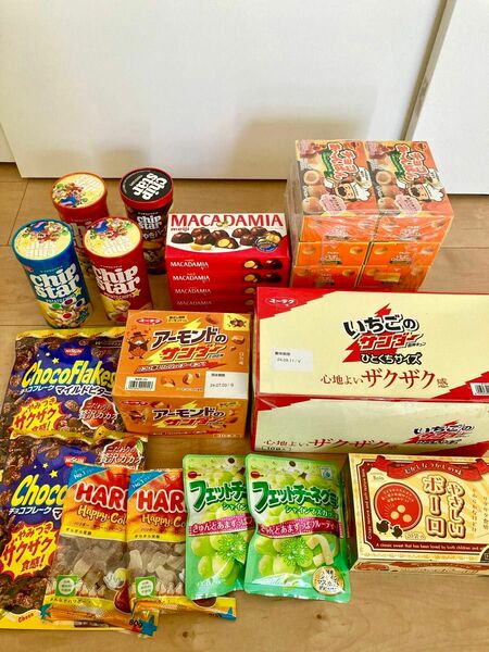 お菓子まとめ売り　9種70点以上セット！