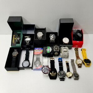 IZU 【ジャンク品】 腕時計 時計 まとめ売り EMPORIO ARMANI/adidas/NIXONほか 〈197-240420-AY-01-IZU〉の画像1