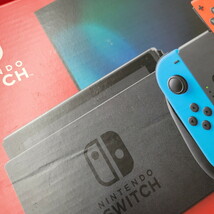 IZU 【中古品】 Nintendo Switch ニンテンドースイッチ 本体 ネオンブルー ネオンレッド 2022年モデル 〈034-240429-AS-03-IZU〉_画像8