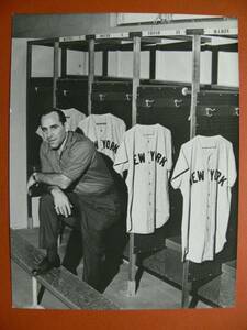 Art hand Auction ◆Yogi Berra 1964 Foto original del manager de los Yankees, béisbol, Recuerdo, Bienes relacionados, fotografía