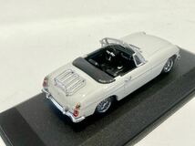 【送料無料】1/43 Minichanps MGB 1968 Snowberry White_画像7