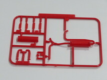 代引き可能! 大型ダンプシャーシ一式 赤マフラー ポリキャップ付き 垂れゴムシート付き アオシマ1/32_画像6