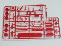 代引き可能! 大型ダンプシャーシ一式 赤マフラー ポリキャップ付き 垂れゴムシート付き アオシマ1/32_画像2