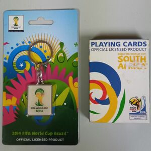 2014年度FIFA公認ワールドカップブラジル大会キーホルダー 未開封品＋トランプ