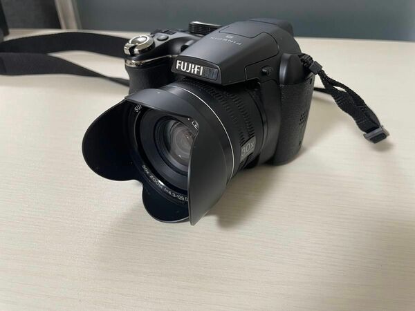 美品☆FUJIFILM　FINEPIX S4500 デジカメ