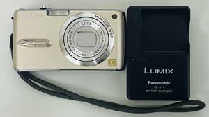 ★　カメラ　★　デジタルカメラ　LUMIX　★　Panasonic　DMC-FX07　★　充電器　Panasonic　DE-A11A　★