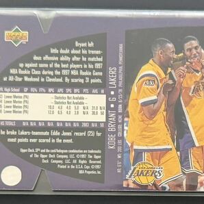 1997 Kobe Bryant Upper Deck SPX Die Cut Gold Parallel - Los Angeles Lakers Card #22 Hologram Holoview コービーの画像2