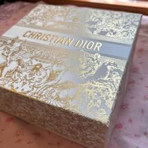 【新品未使用】DIOR ディオール ギフト ボックス 2023 ホリデー クリスマス 小物入れ プレゼント 箱 ペーパークッション Christian Dior_画像2