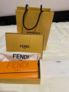 FENDI フェンディ　コンチネンタル　長財布　イエロー　ロゴ入り