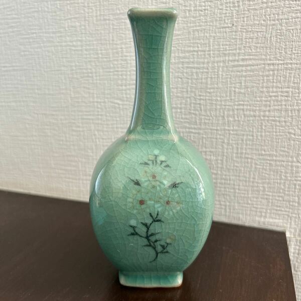 青磁？風のアンティークの花瓶　骨董品 