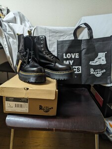 【新品、未使用品】正規品Dr.Martens JODON 8ホール 28cm 簡易エコバッグ？、黄色靴紐付、箱付