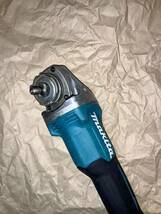 【美品ジャンク】マキタ　充電式ディスクグラインダ　makita GA412D 18v 100mm 本体のみ_画像7