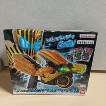 y042210t BANDAI バンダイ 仮面ライダーレジェンド 変身アイテム武器アイテム DXレジェンドドライドマグナム_画像1