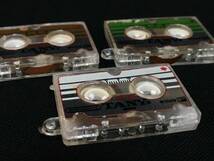 デッドストック ミニチュア カセットテープ チャーム ペンダントトップ 3点セット アクセサリー ガチャ おまけ 80's 80年代 昭和_画像2