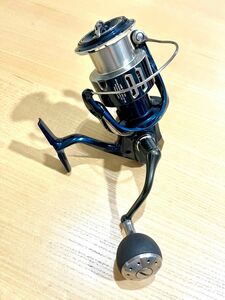 21 ツインパワー XD C5000XG ゴメクサス リールスタンドR4ガンメタル付　ライン無し　24時間以内発送手続