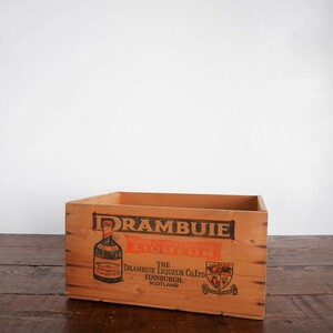 ＃3105　アメリカ　ヴィンテージ 　木箱　60s【DRAMBUIE】ウイスキー　ウッドボックス　ディスプレイ　運搬箱　収納　什器　ガーデニング