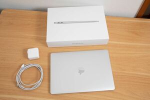MacBook Air M1 8GB/512GB 13インチ MGNA3J/A シルバー 2020 Apple