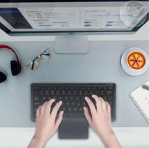 smiletech キーボード ワイヤレス タッチパッド搭載 スタンド・ケース付き iOS/Windows/Android/OS対応 ブラック（グレー） 未使用未開封品_画像7